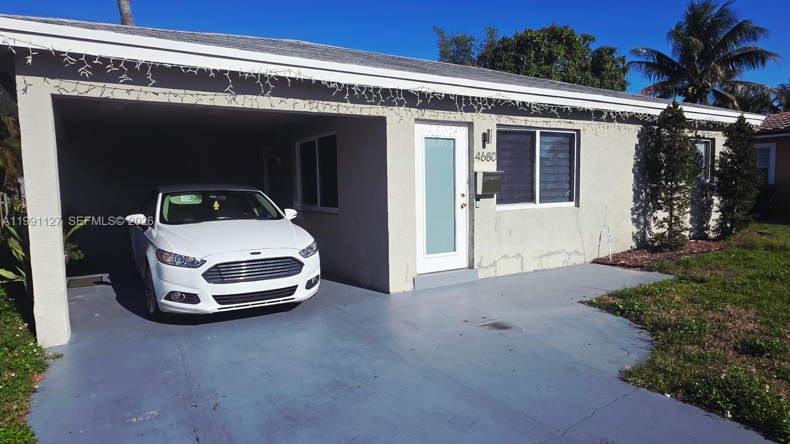 4680 NE 2nd Ave Oakland Park, FL 33334