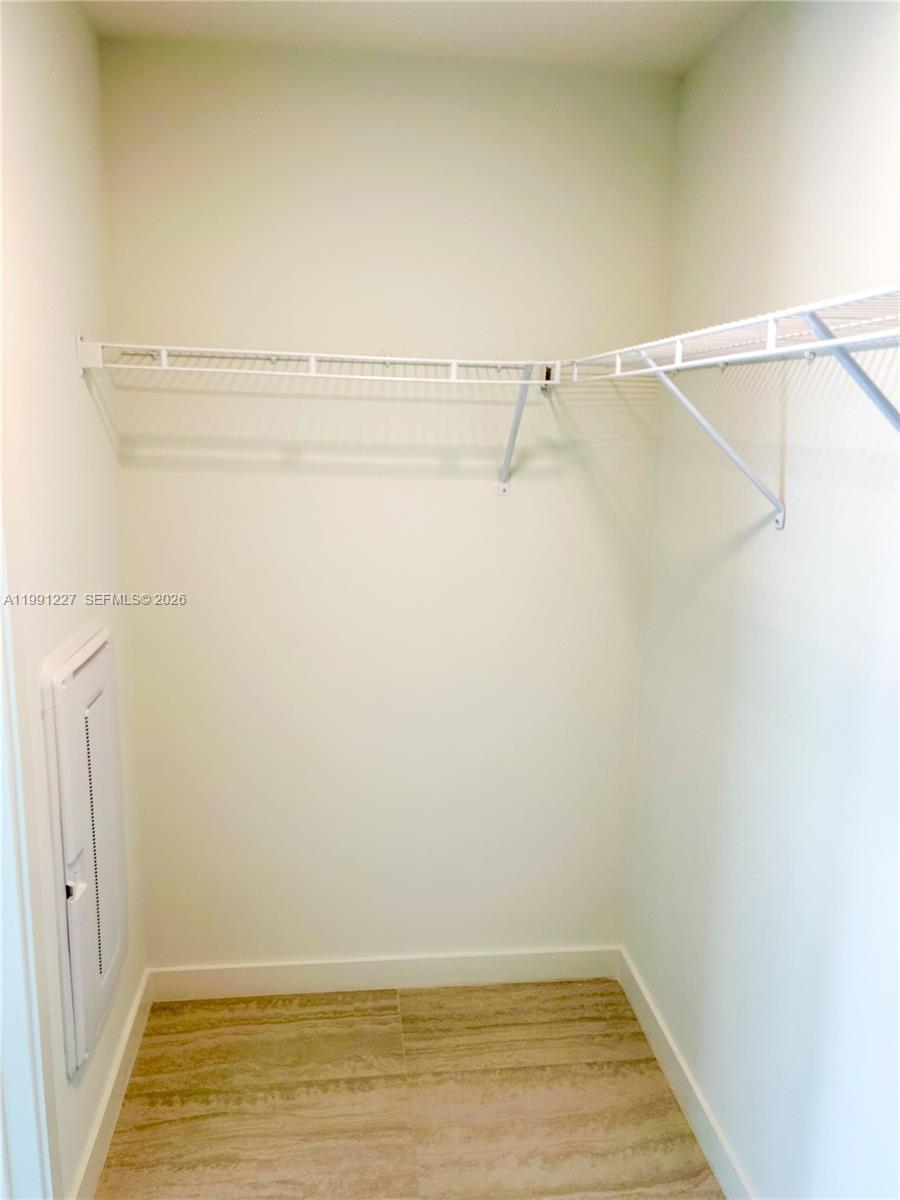 77 SE 5th #3614 Miami, FL 33131