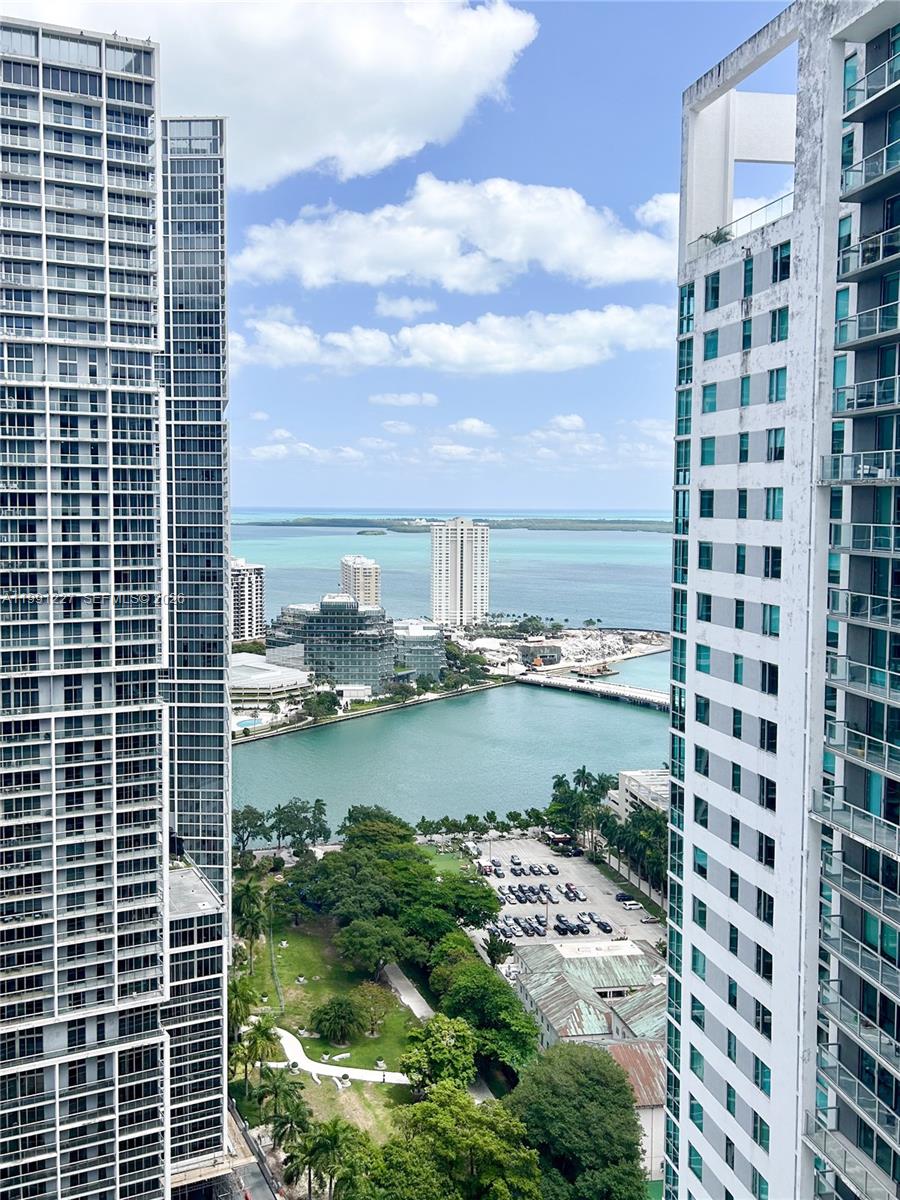 77 SE 5th #3614 Miami, FL 33131