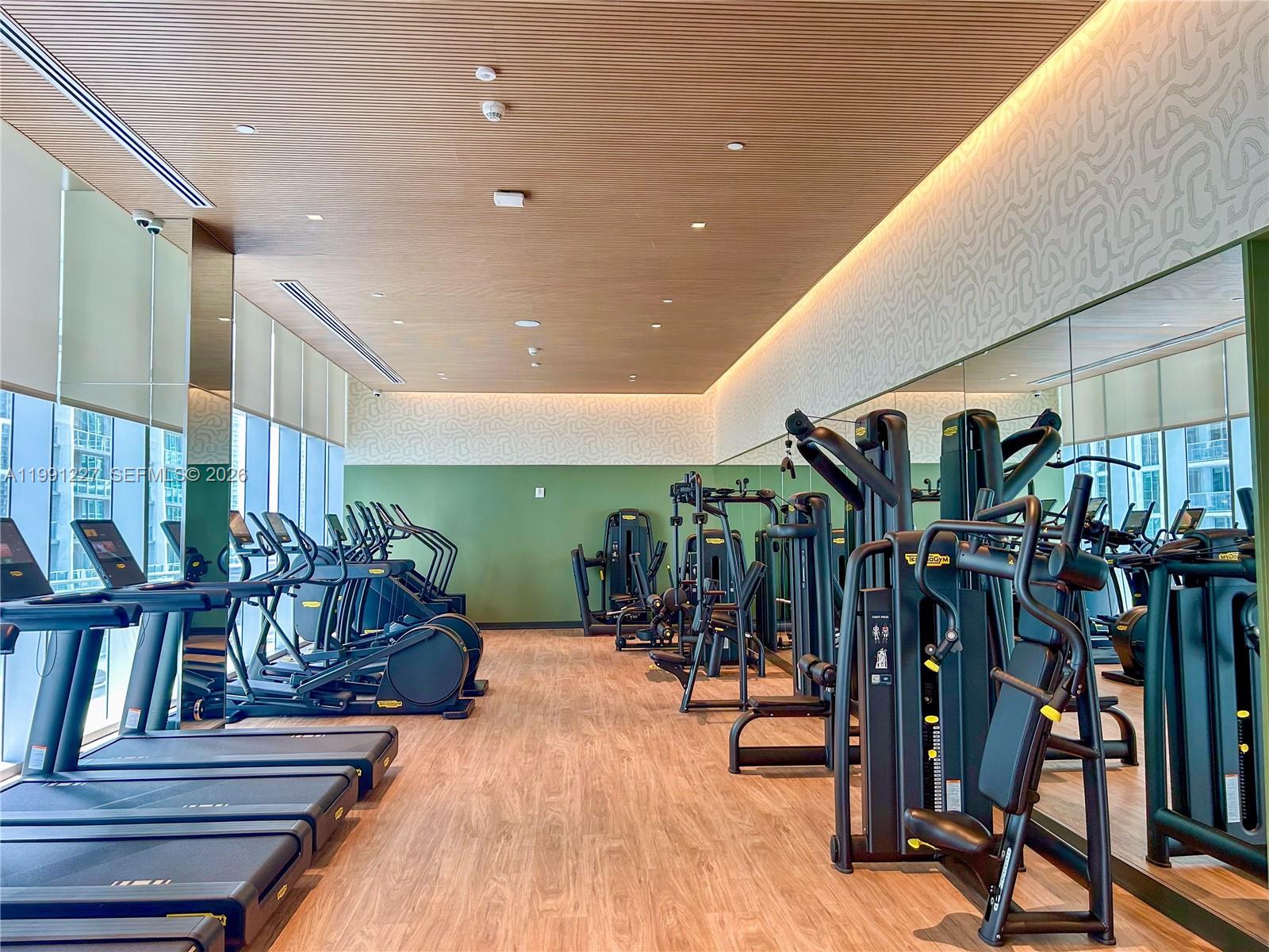 77 SE 5th #3614 Miami, FL 33131