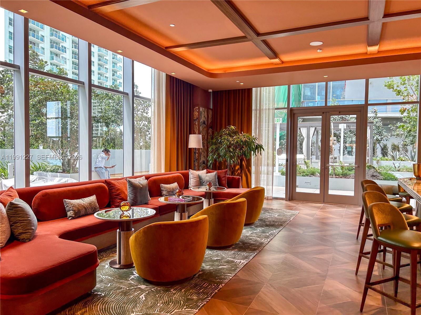 77 SE 5th #3614 Miami, FL 33131