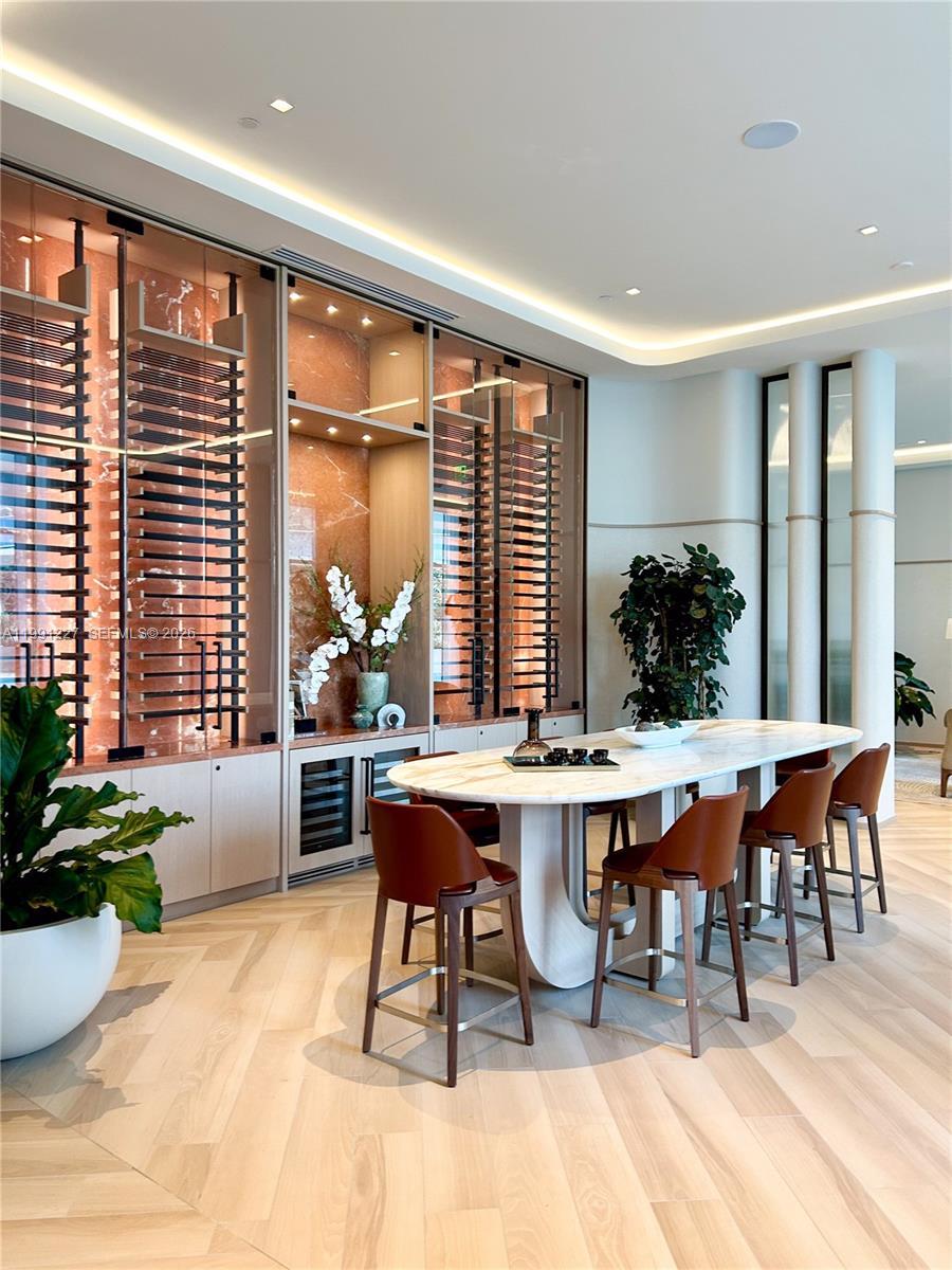 77 SE 5th #3614 Miami, FL 33131