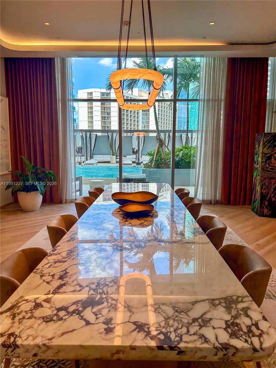 77 SE 5th #3614 Miami, FL 33131