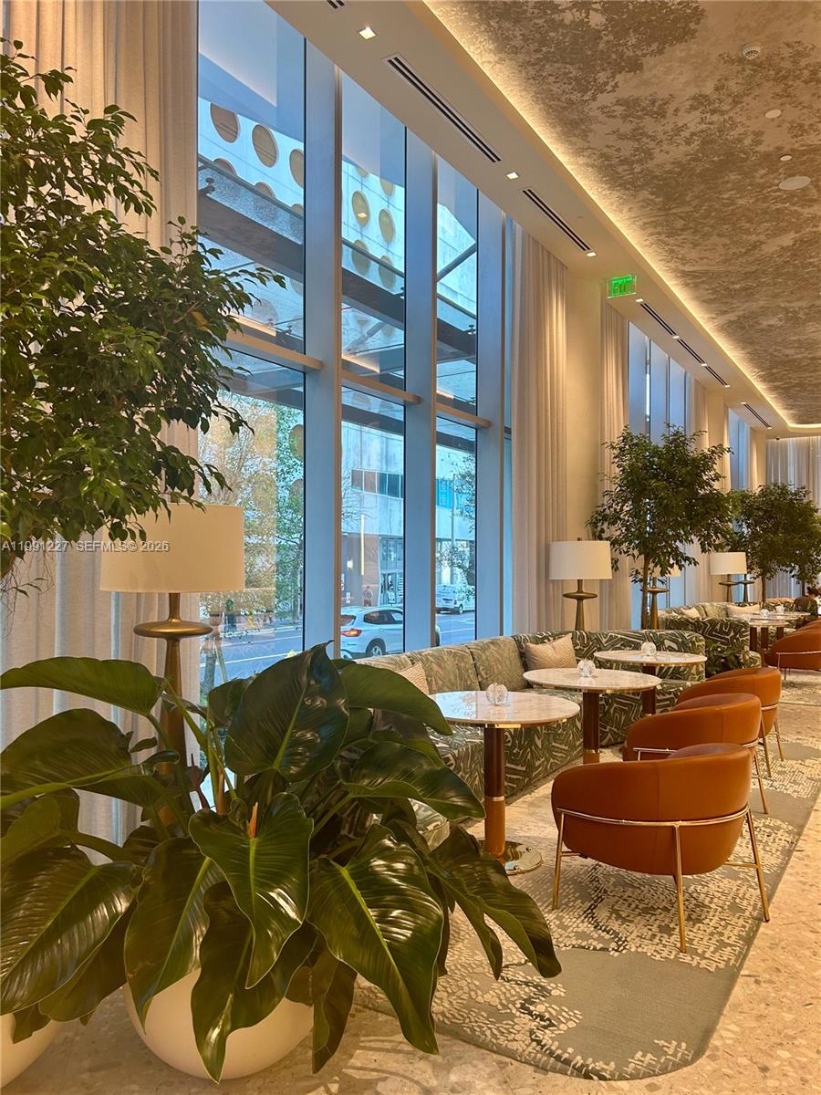 77 SE 5th #3614 Miami, FL 33131