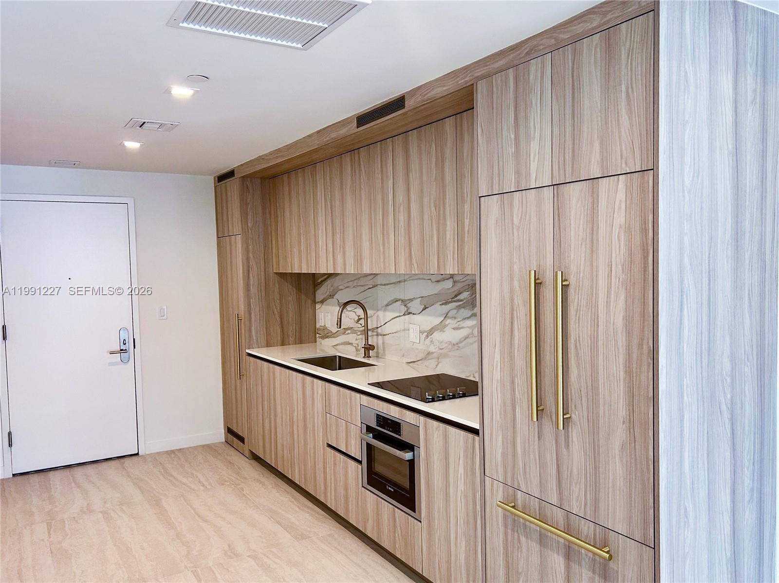 77 SE 5th #3614 Miami, FL 33131