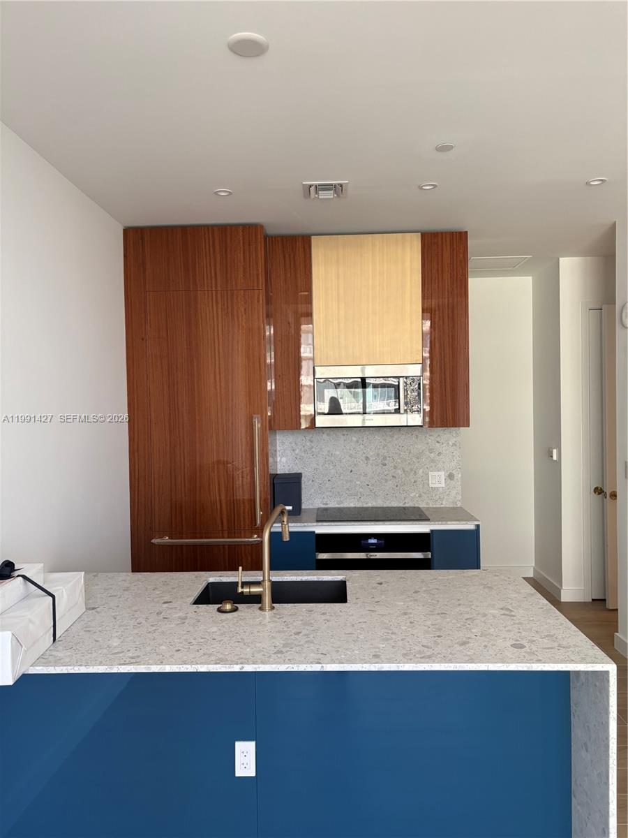 image Mr. C Residences | Bayshore1