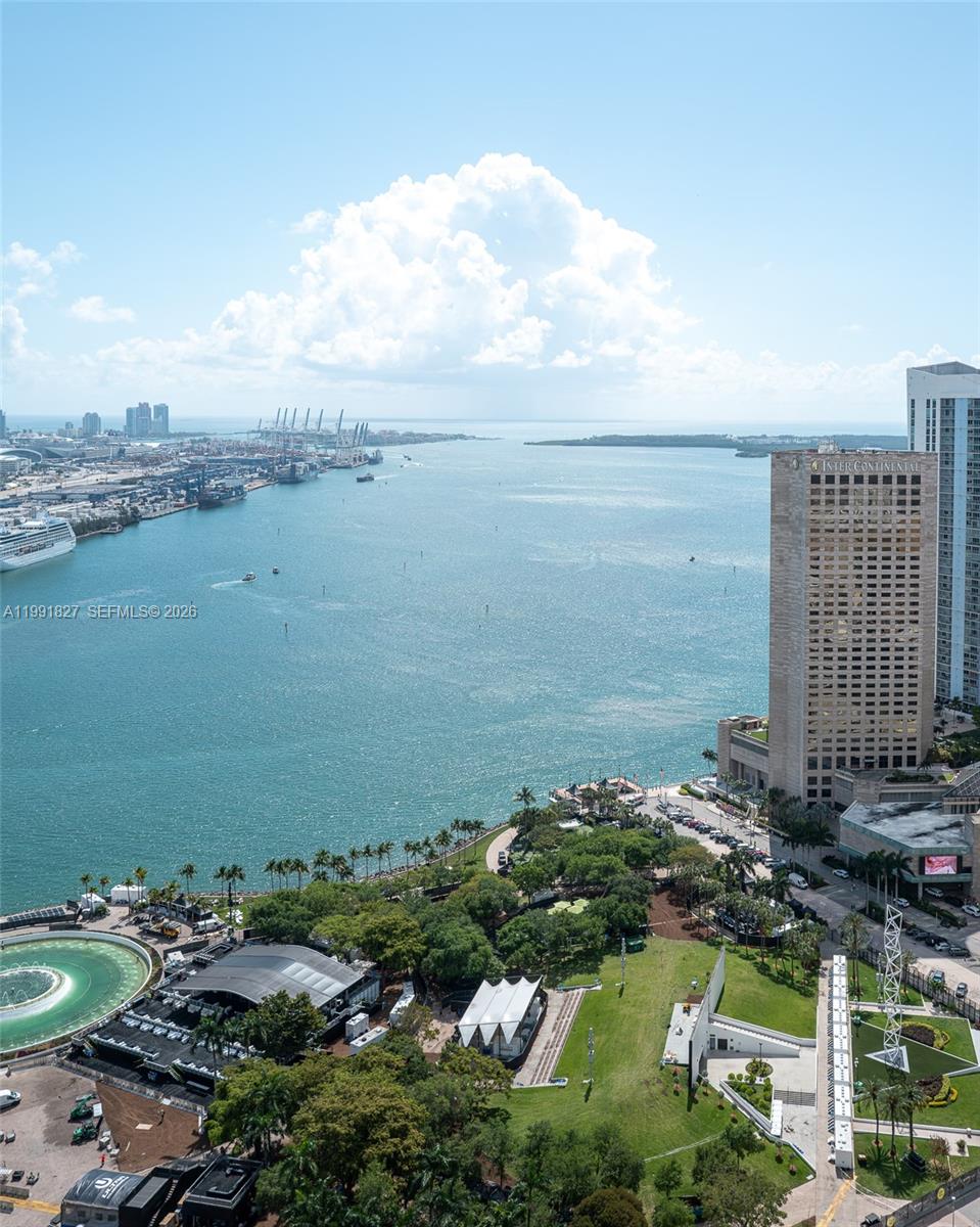 50 Biscayne Blvd #4111 Miami, FL 33132
