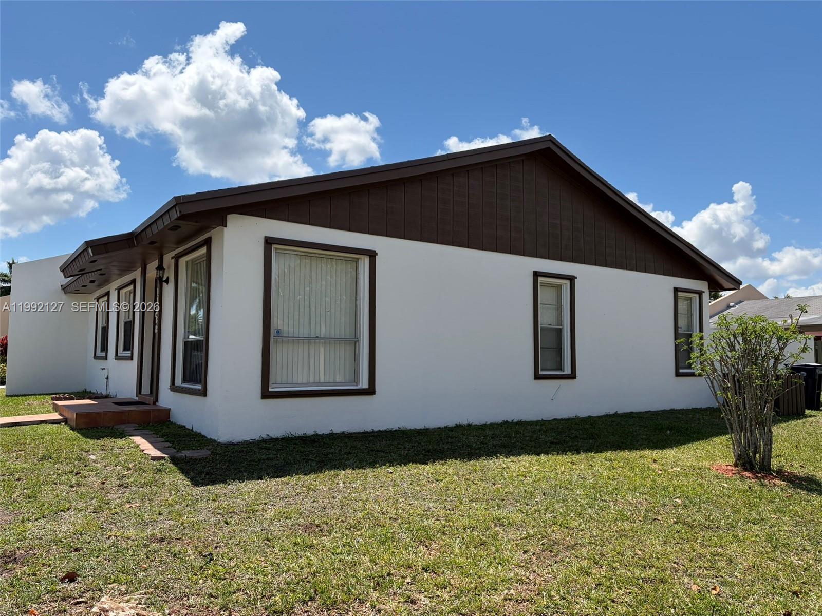 11938 SW 122nd Ct Miami, FL 33186