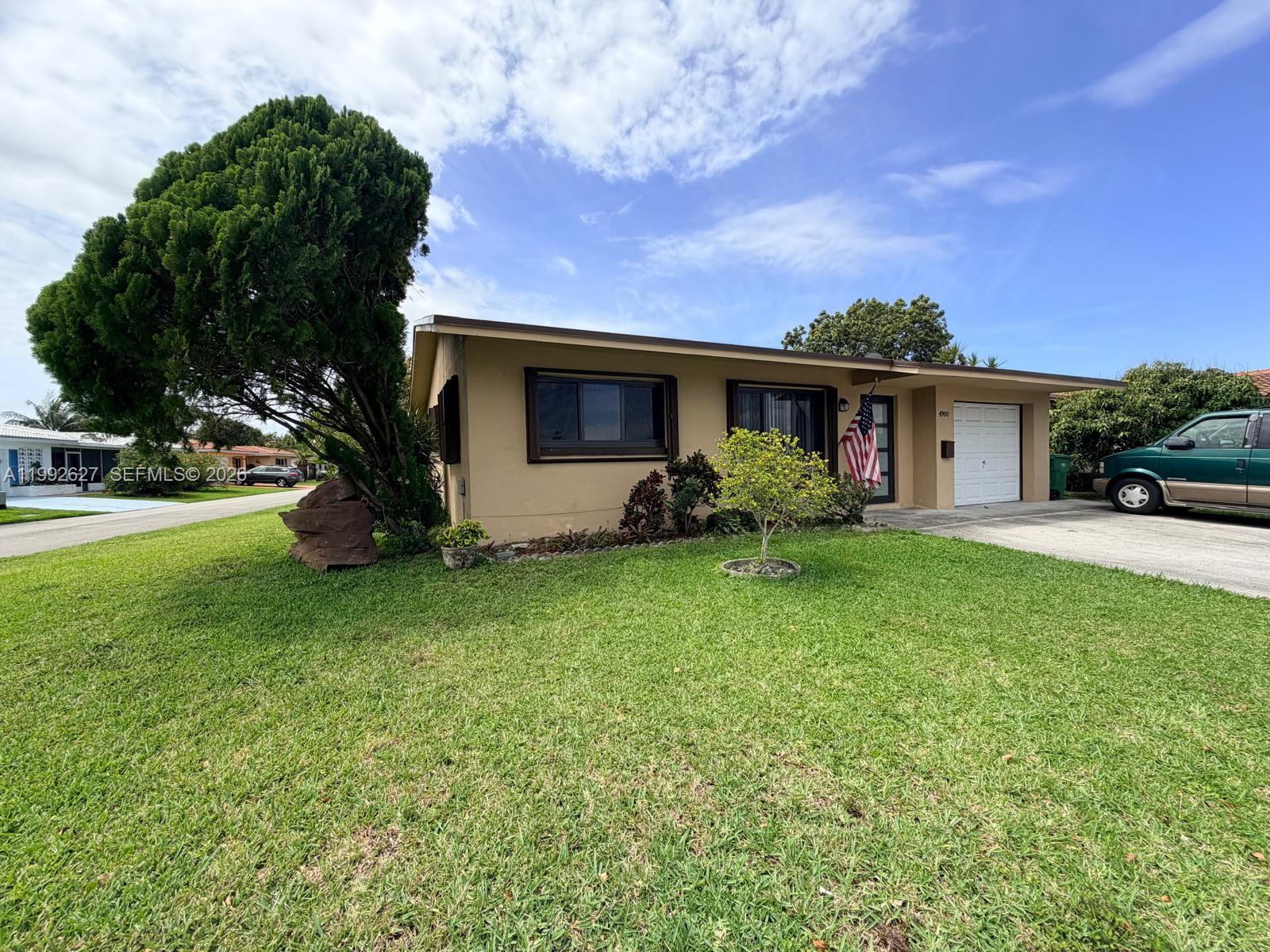 4900 NW 53rd Ct Tamarac, FL 33319