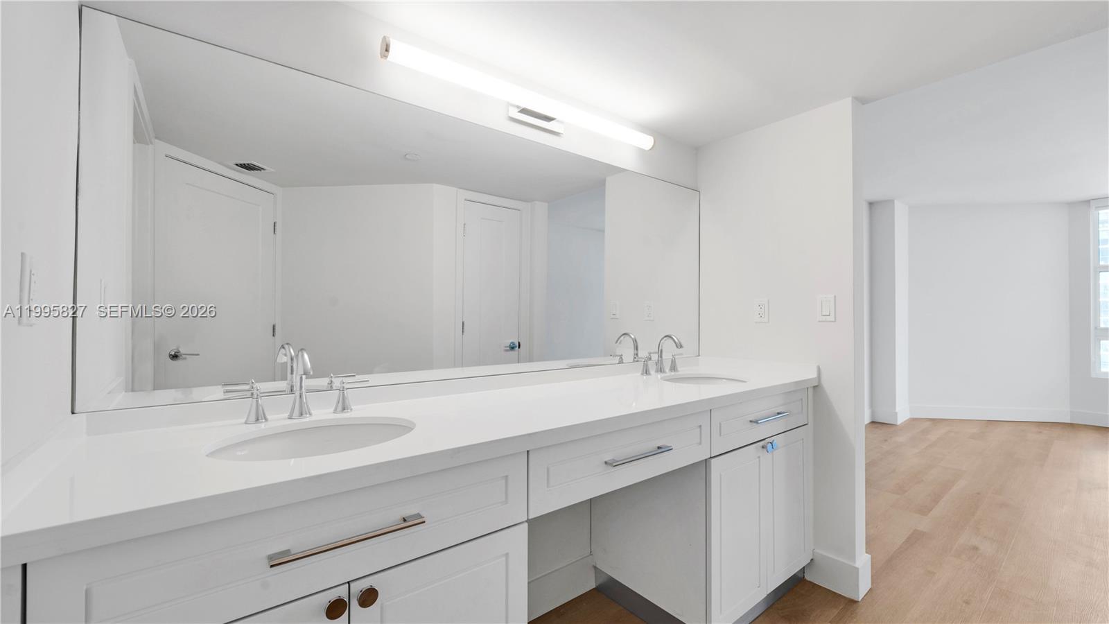 555 NE 34th St #1404 Miami, FL 33137