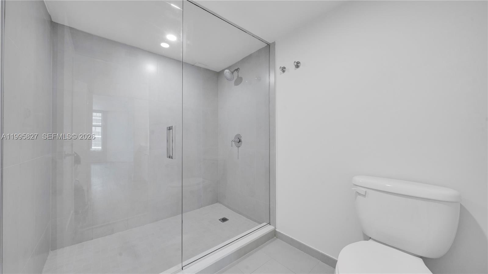 555 NE 34th St #1404 Miami, FL 33137