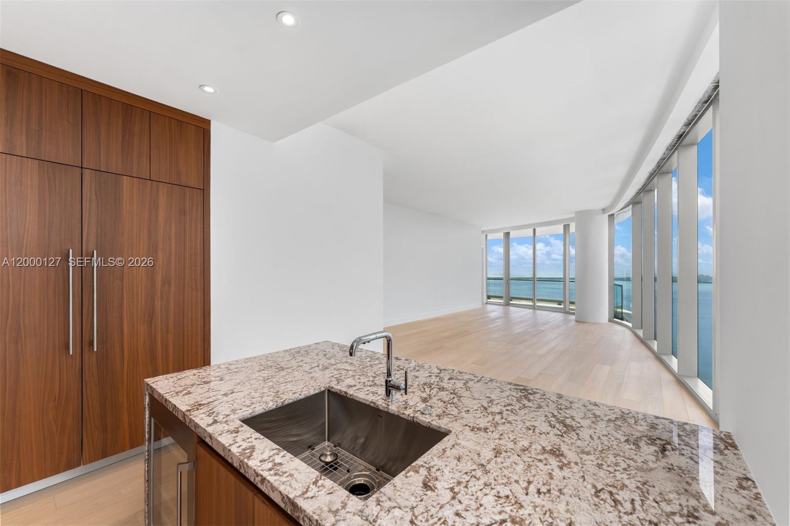 175 SE 25th Rd #3602 Miami, FL 33129