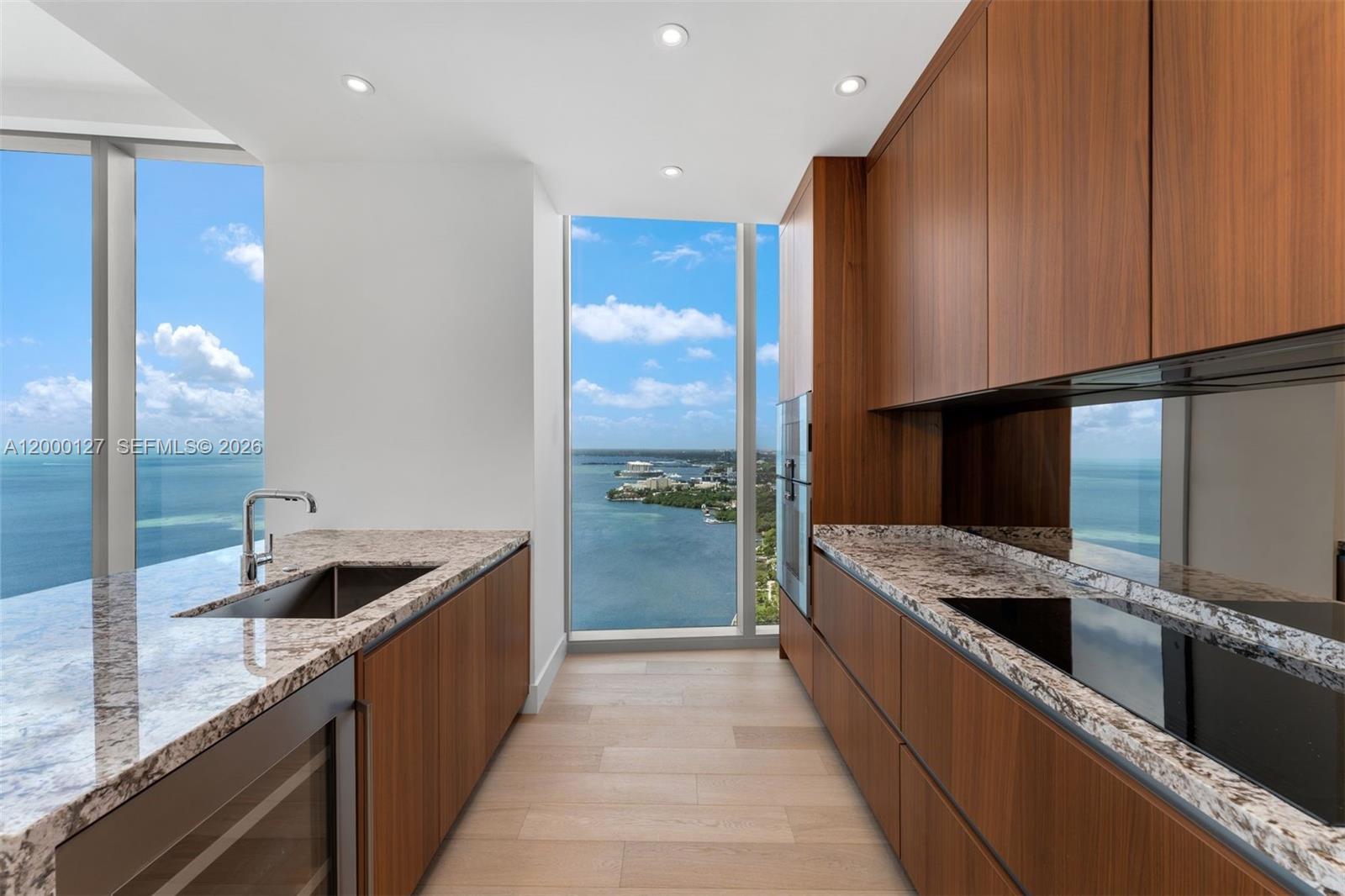 175 SE 25th Rd #3602 Miami, FL 33129