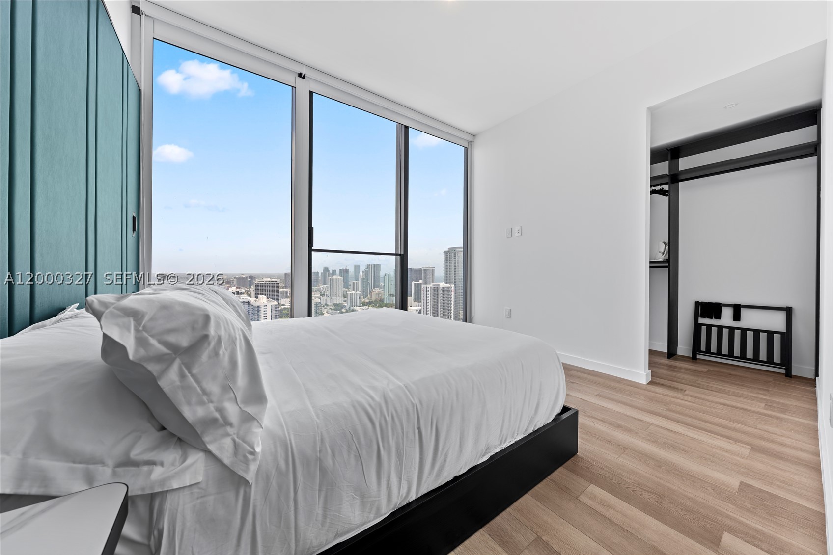 image E11EVEN Hotel & Residences15