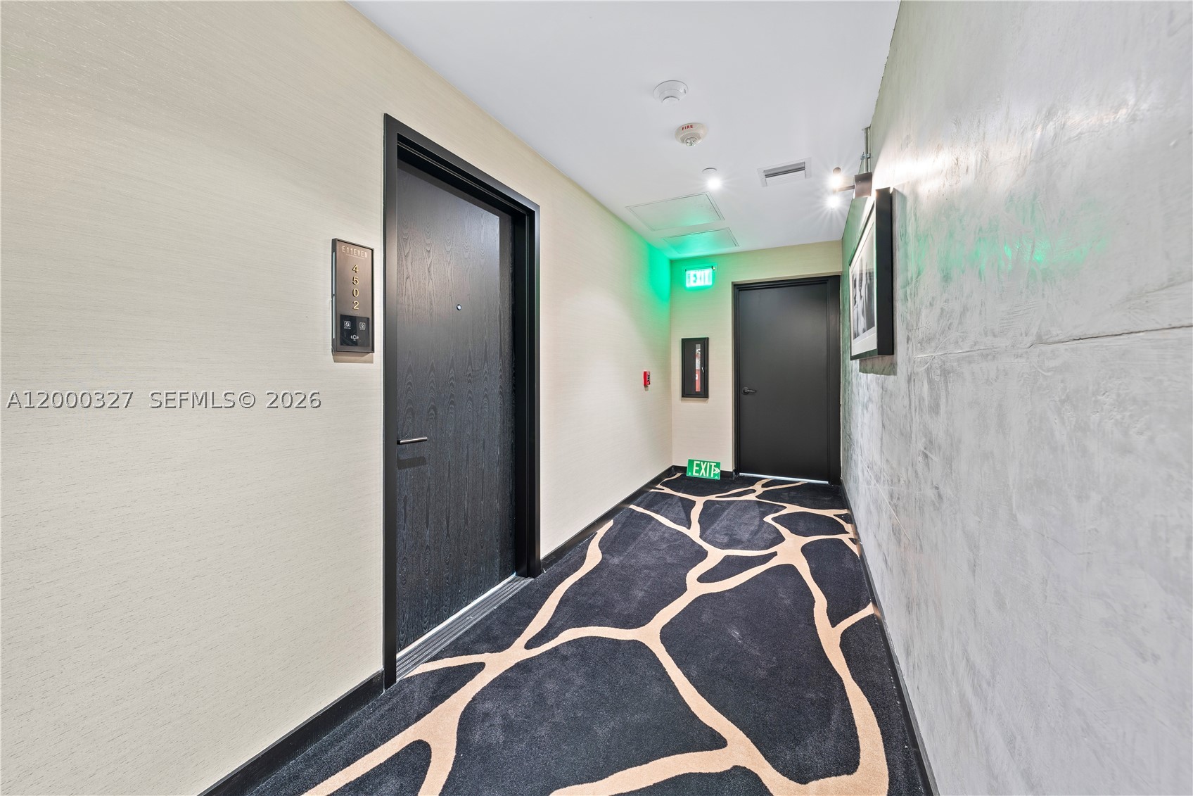 image E11EVEN Hotel & Residences17