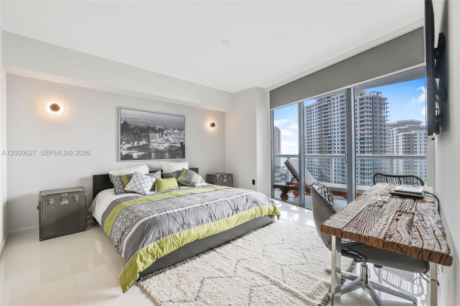 image Icon Brickell I26