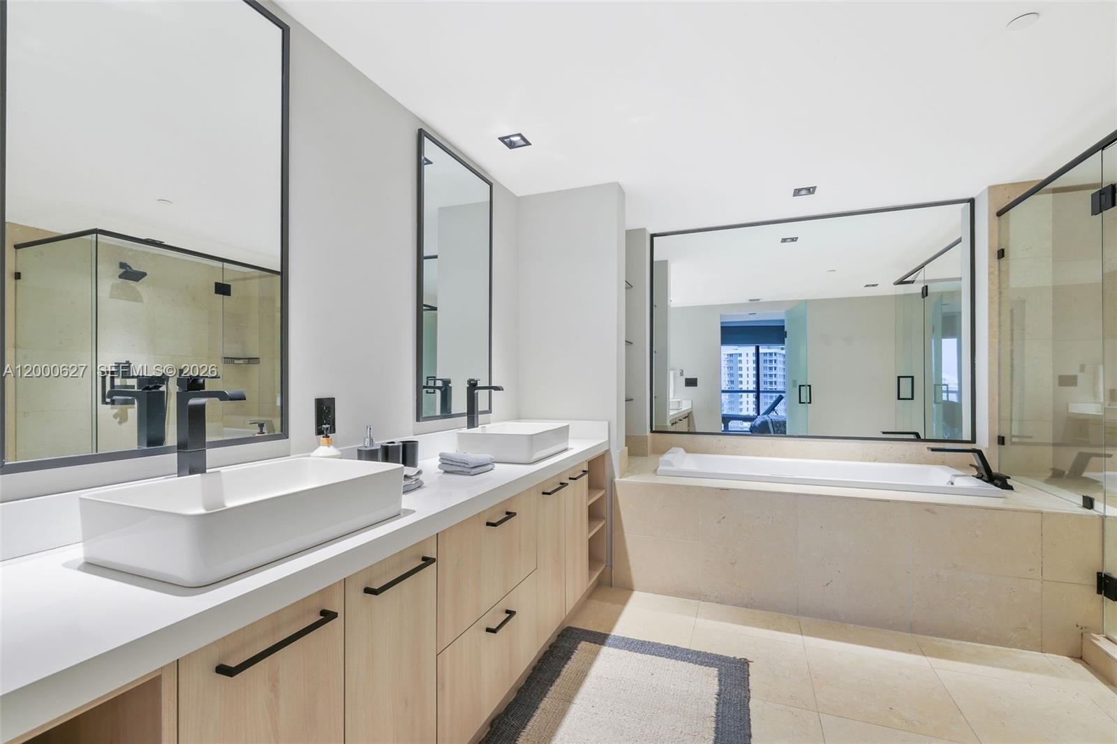 image Icon Brickell I32