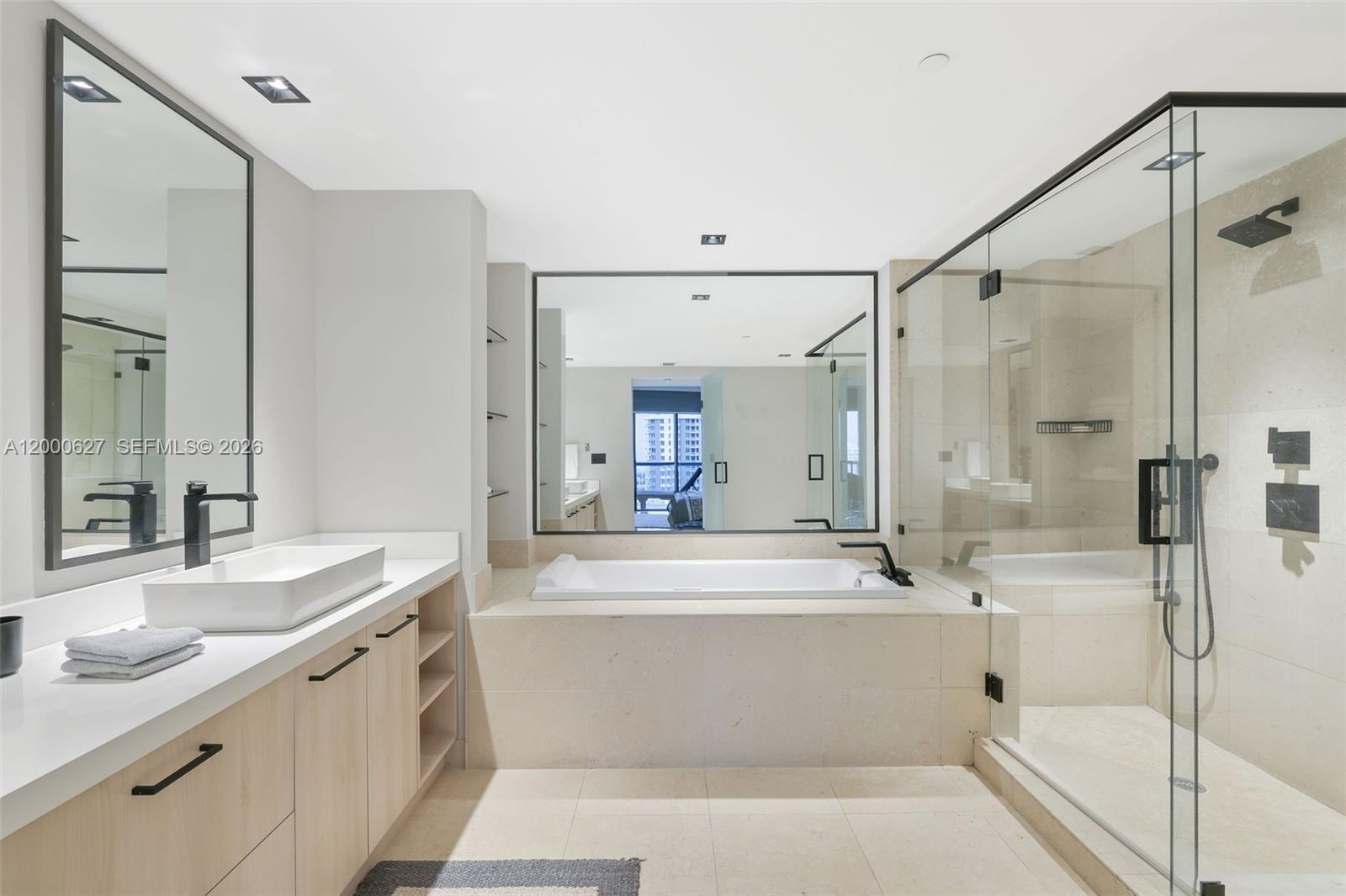 image Icon Brickell I33