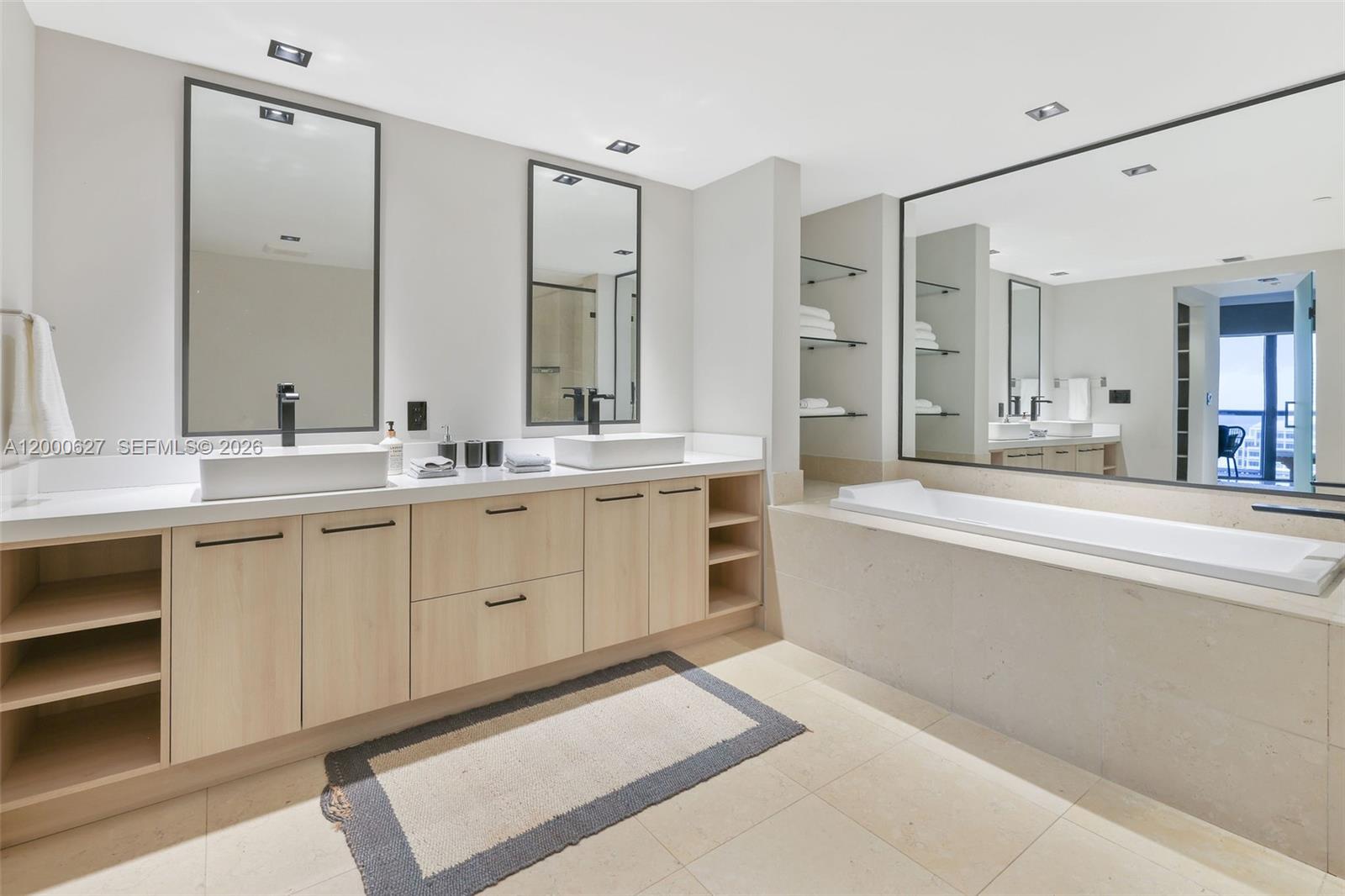 image Icon Brickell I34