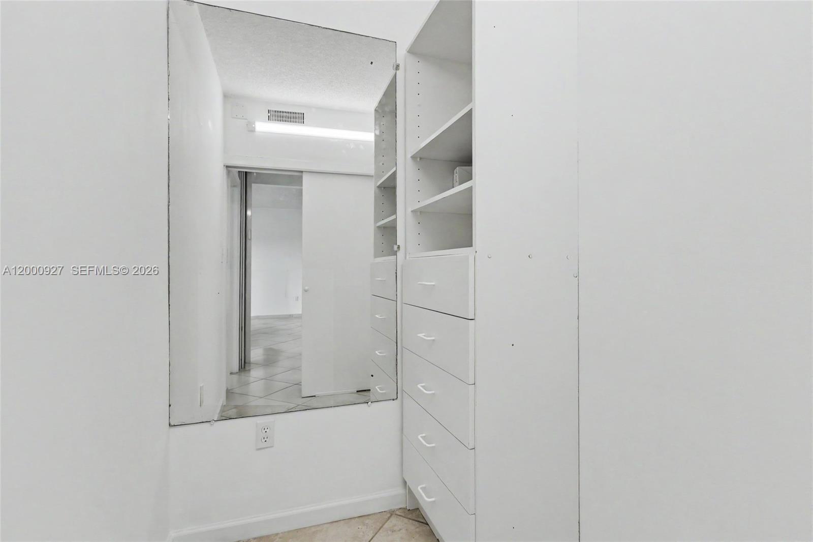 image Arlen House West31
