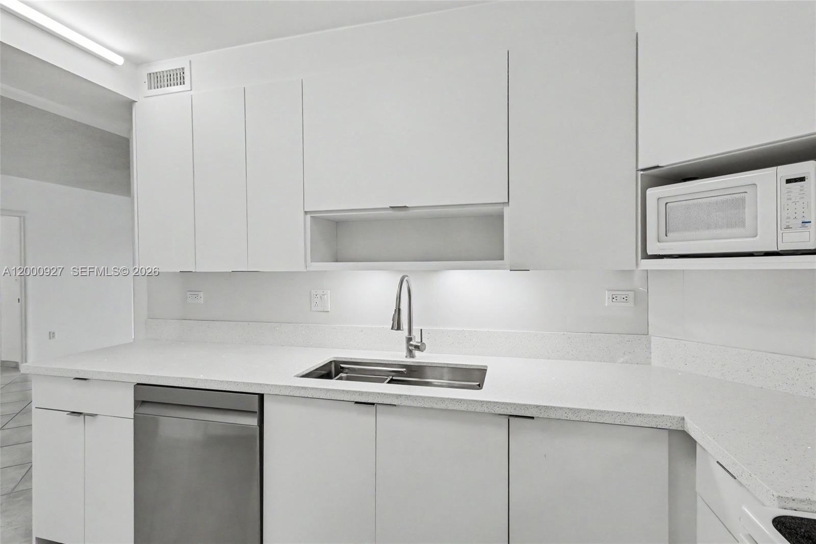 image Arlen House West44