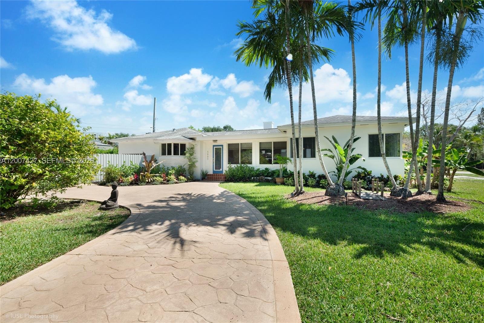 5889 Devonshire Blvd Miami, FL 33155