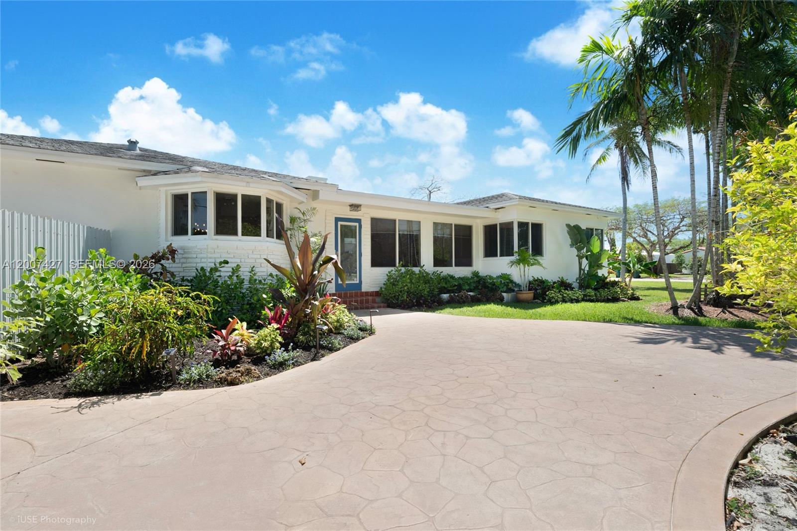 5889 Devonshire Blvd Miami, FL 33155