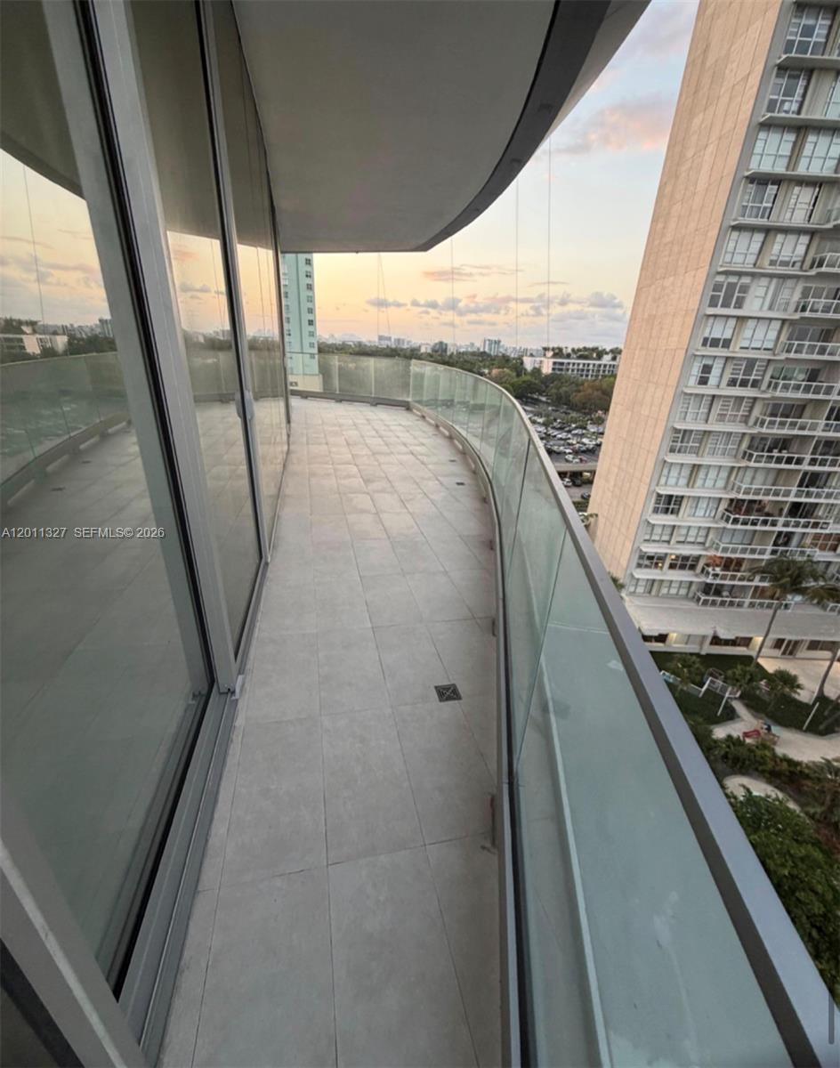 image Una Residences5