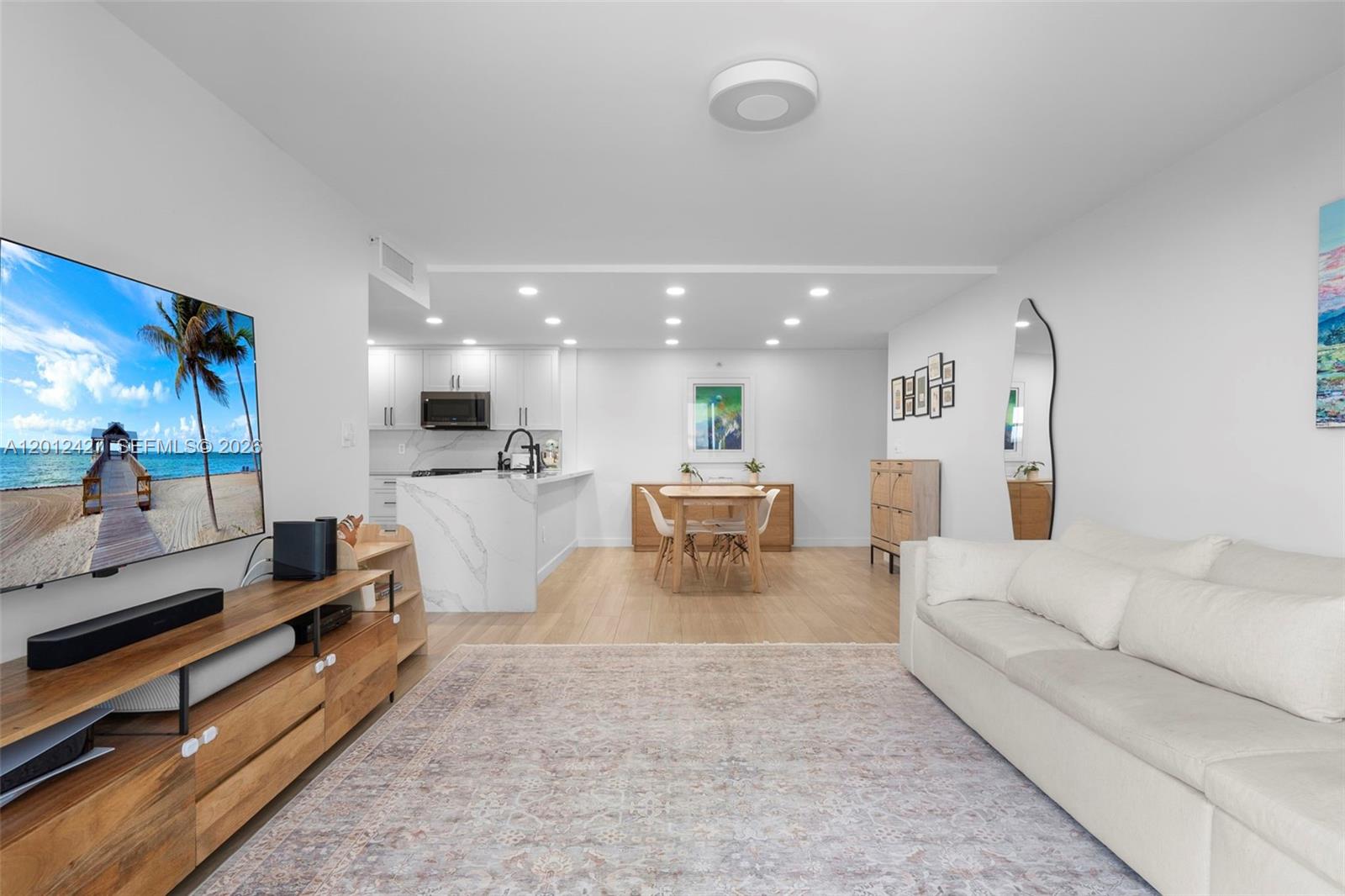 1621 Collins Ave #PH1002 Miami Beach, FL 33139