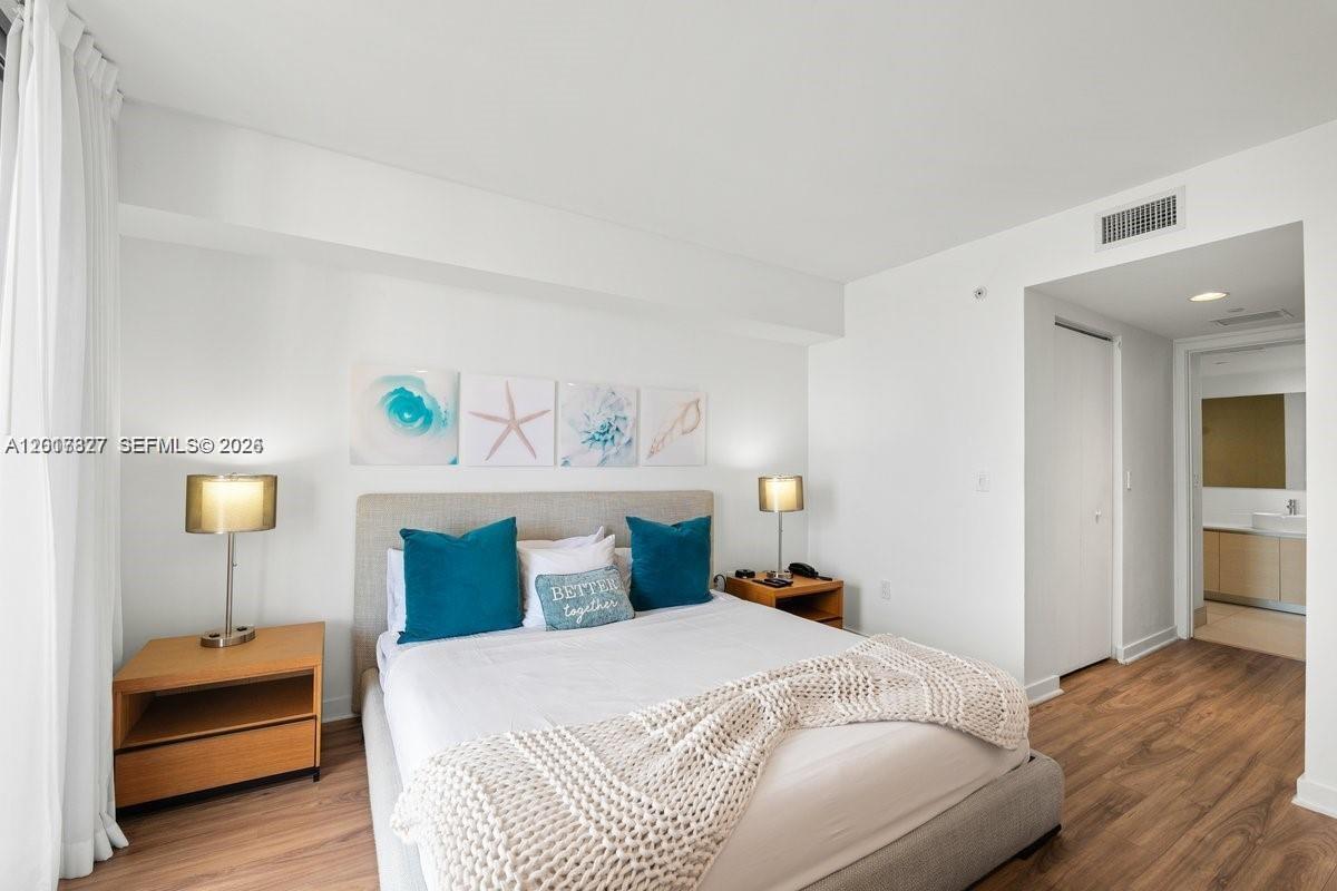image Beachwalk Condominium12