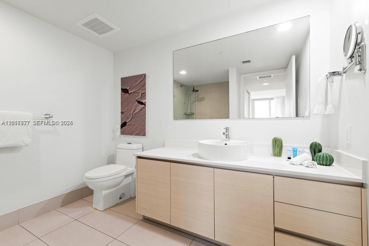 image Beachwalk Condominium13
