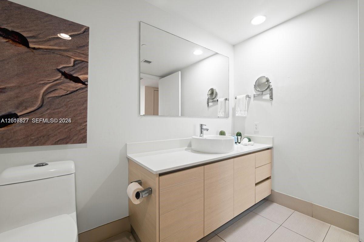 image Beachwalk Condominium14
