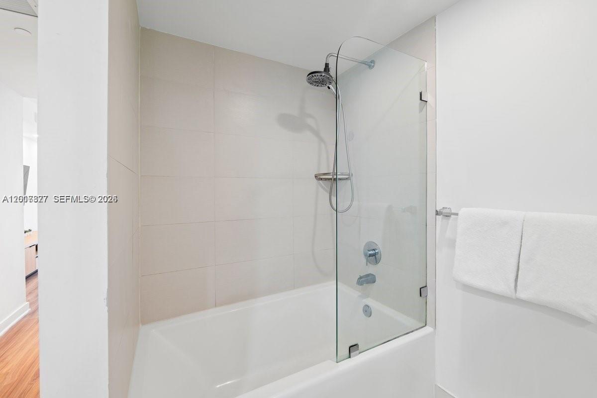 image Beachwalk Condominium16