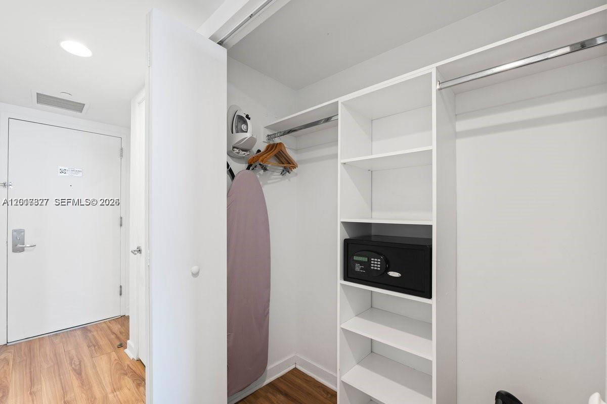 image Beachwalk Condominium22