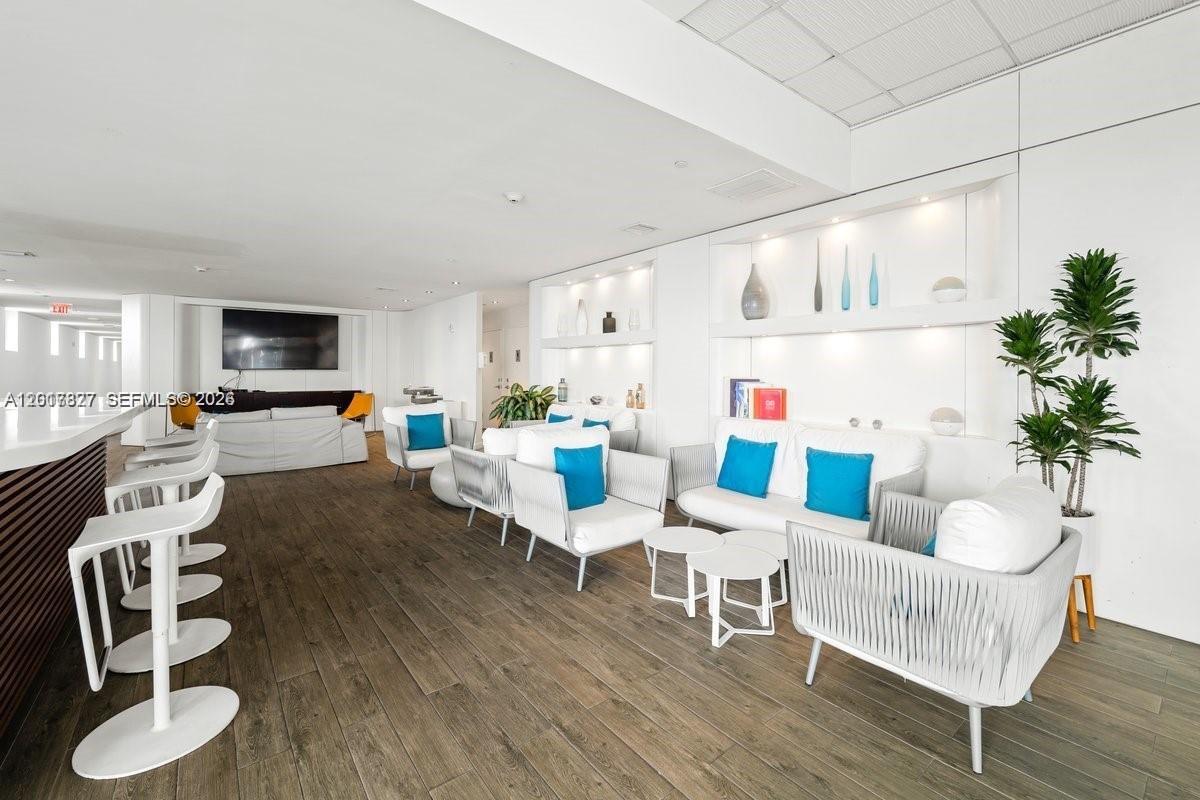 image Beachwalk Condominium29