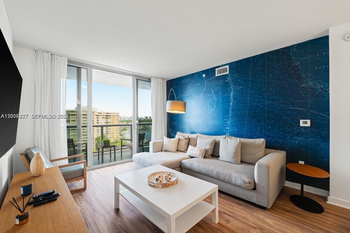 image Beachwalk Condominium3