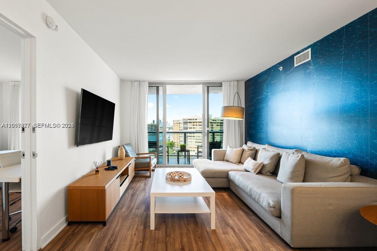 image Beachwalk Condominium4