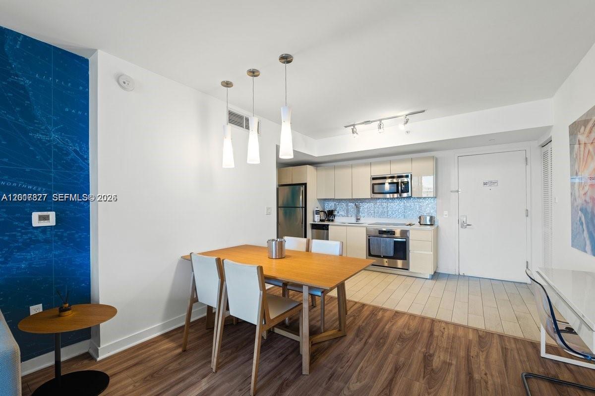 image Beachwalk Condominium6