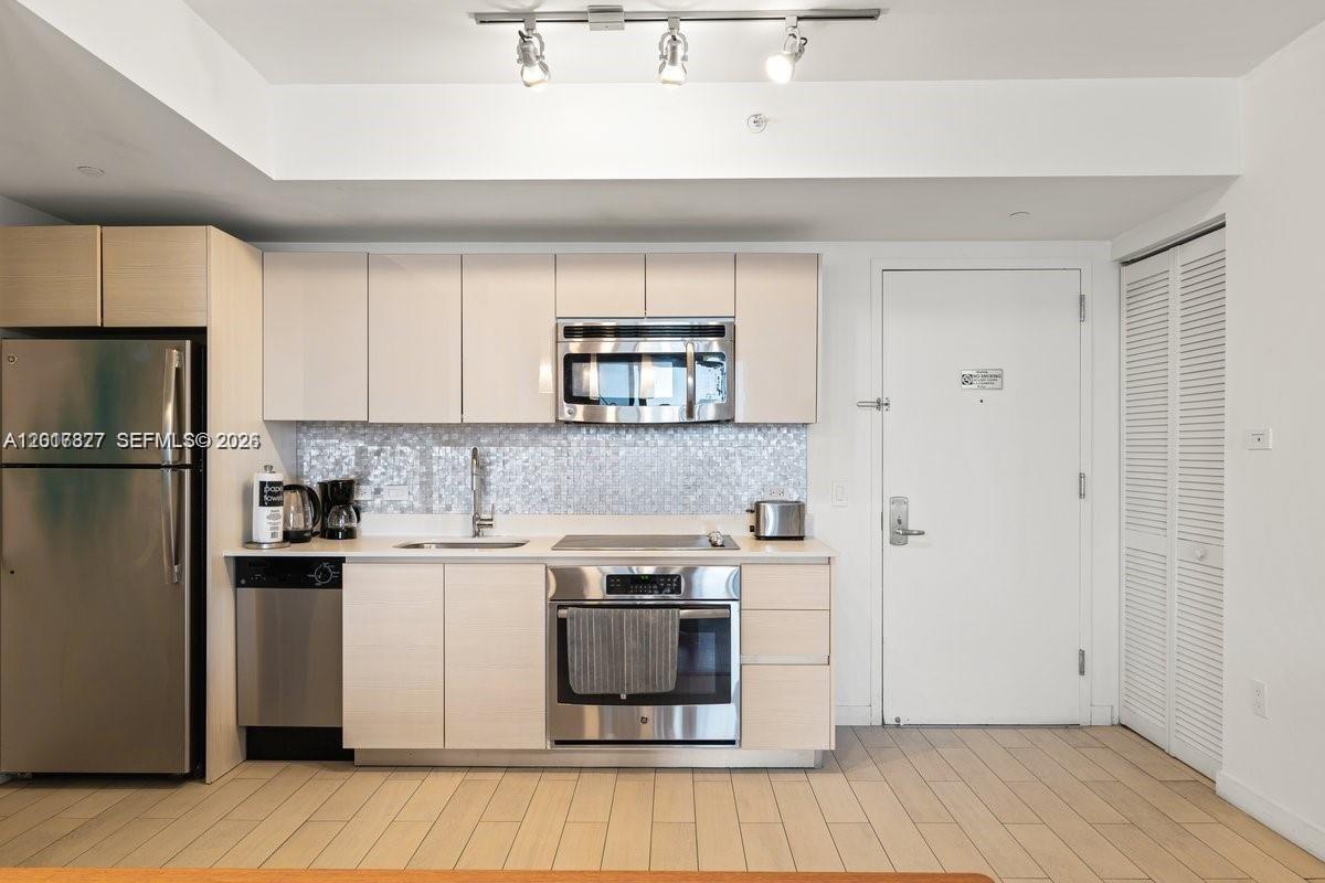 image Beachwalk Condominium7