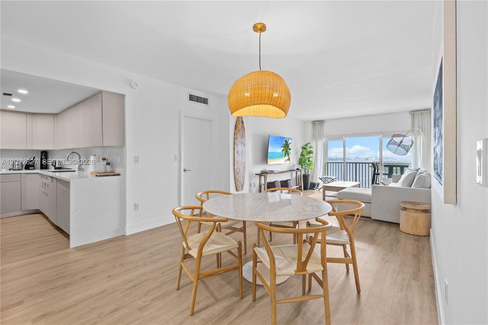 image Arlen House Condo13