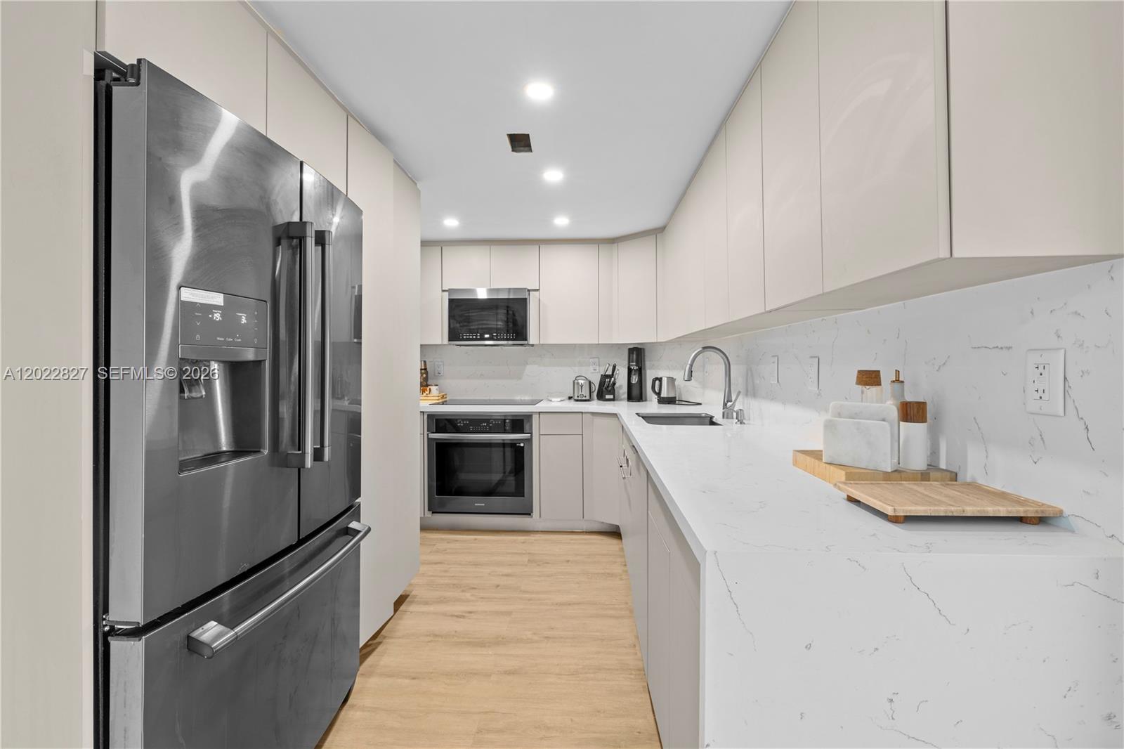 image Arlen House Condo15