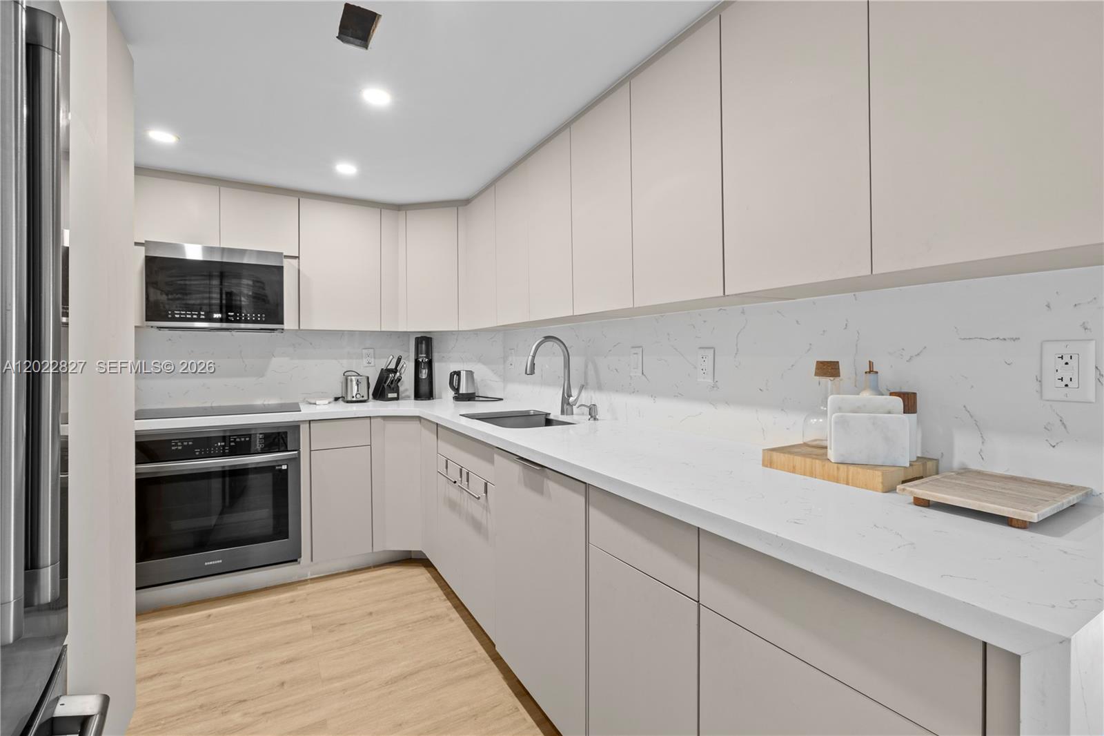 image Arlen House Condo16