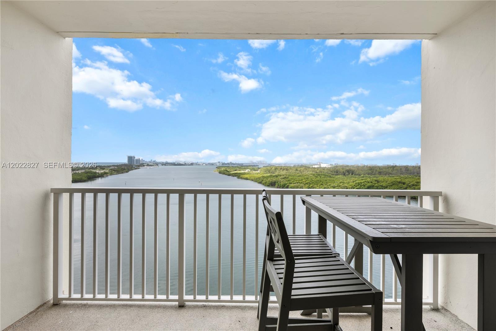 image Arlen House Condo19