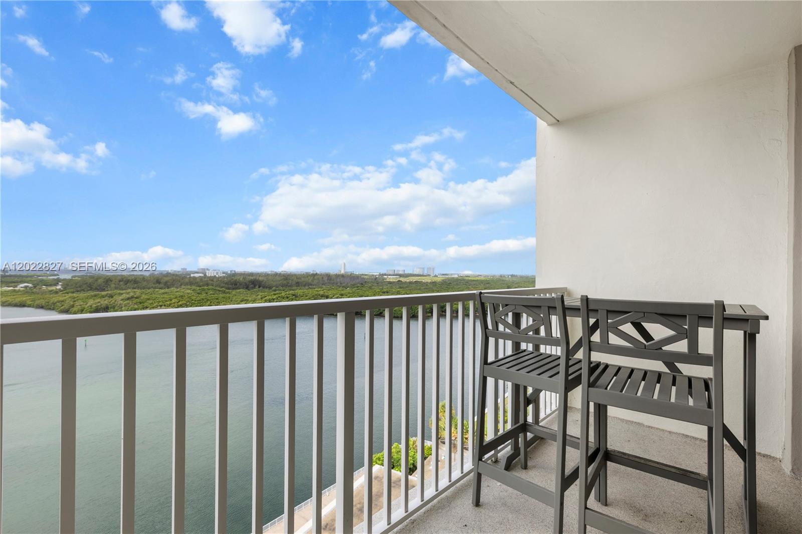 image Arlen House Condo23