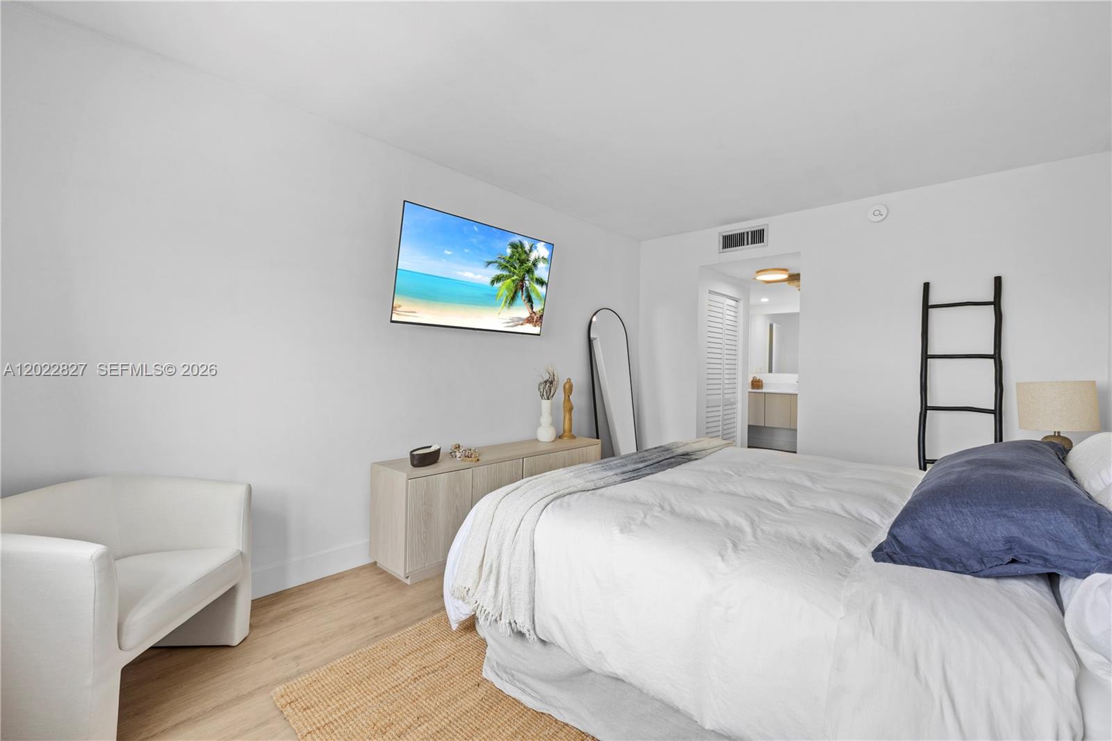 image Arlen House Condo33