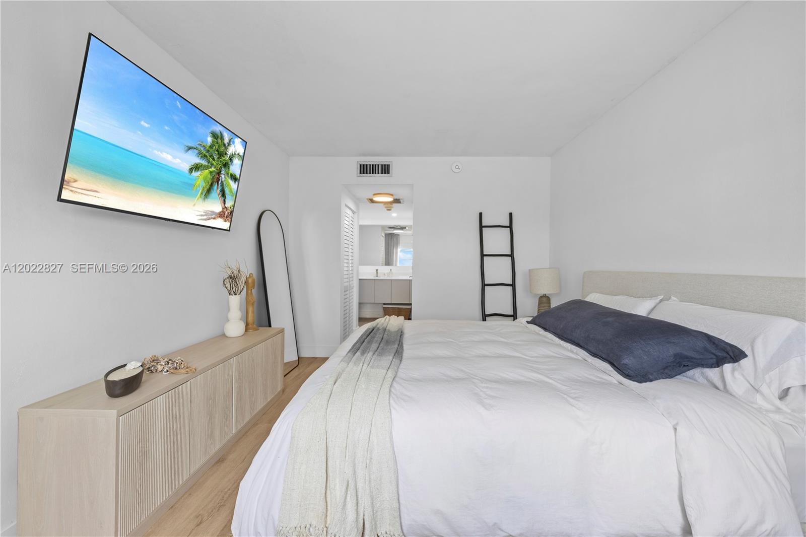 image Arlen House Condo34