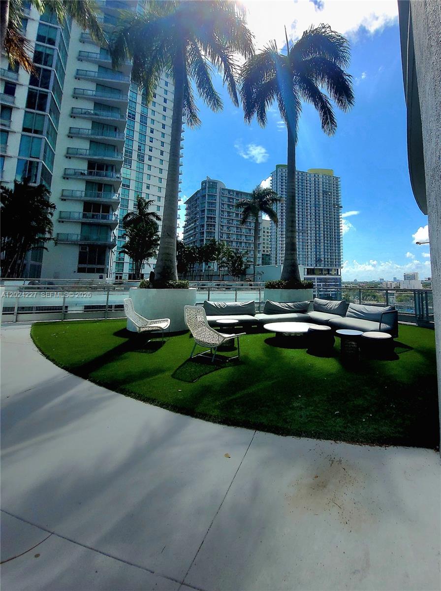 image The Ivy at Riverfront51