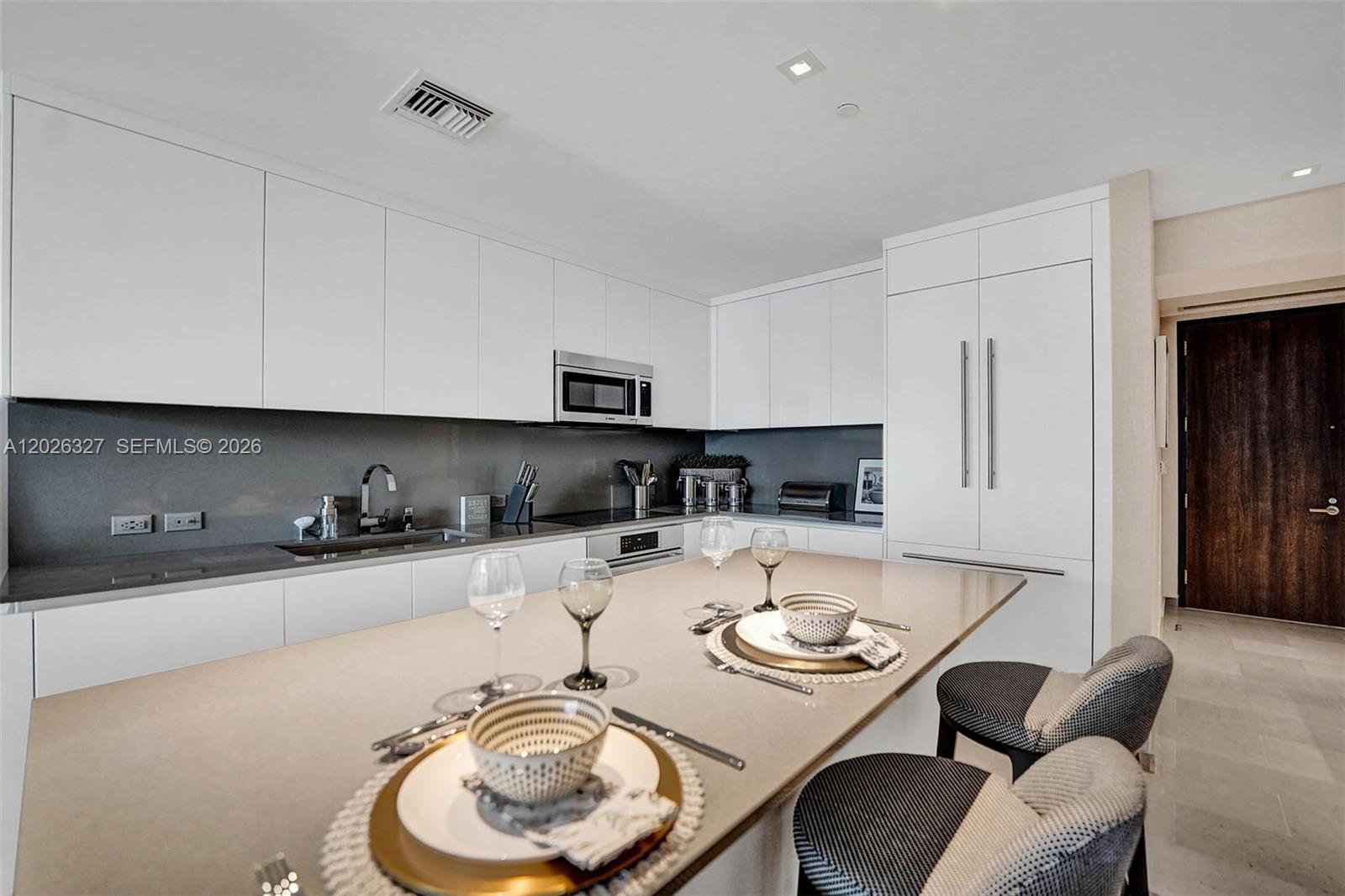 88 SW 7th St #1408 Miami, FL 33130