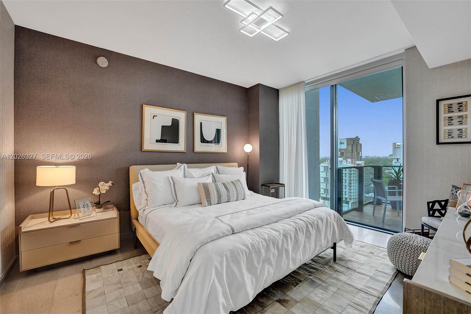 88 SW 7th St #1408 Miami, FL 33130