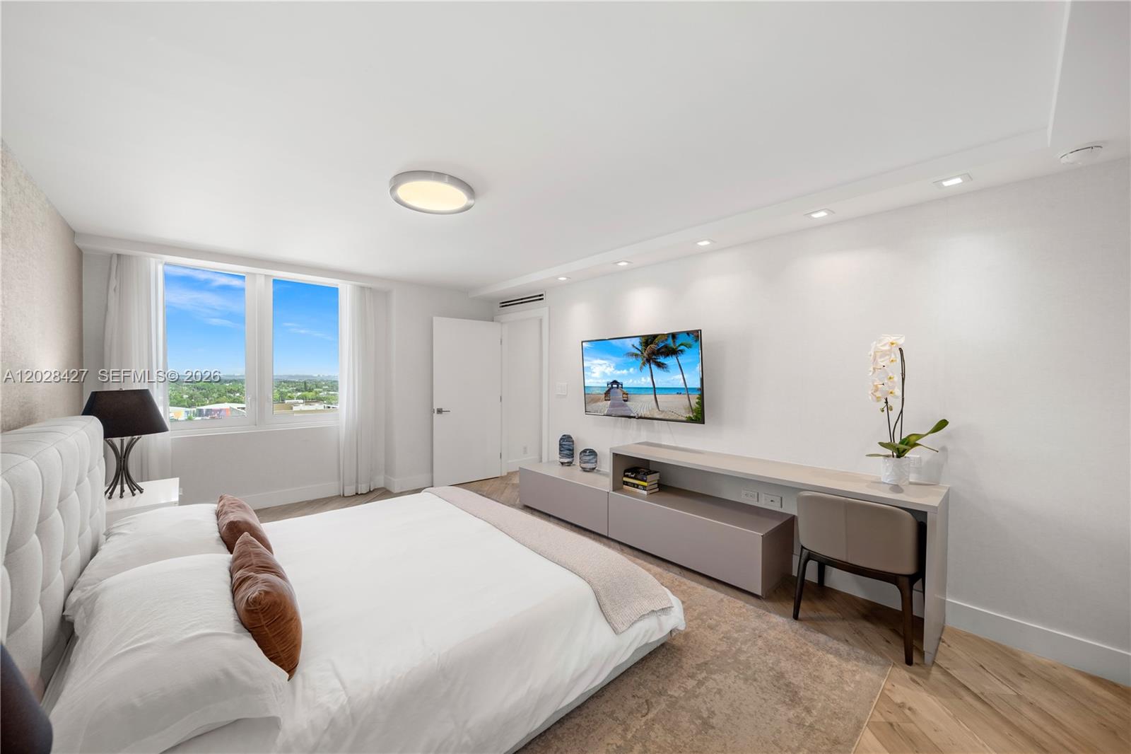 2301 Collins Ave #1432 Miami Beach, FL 33139